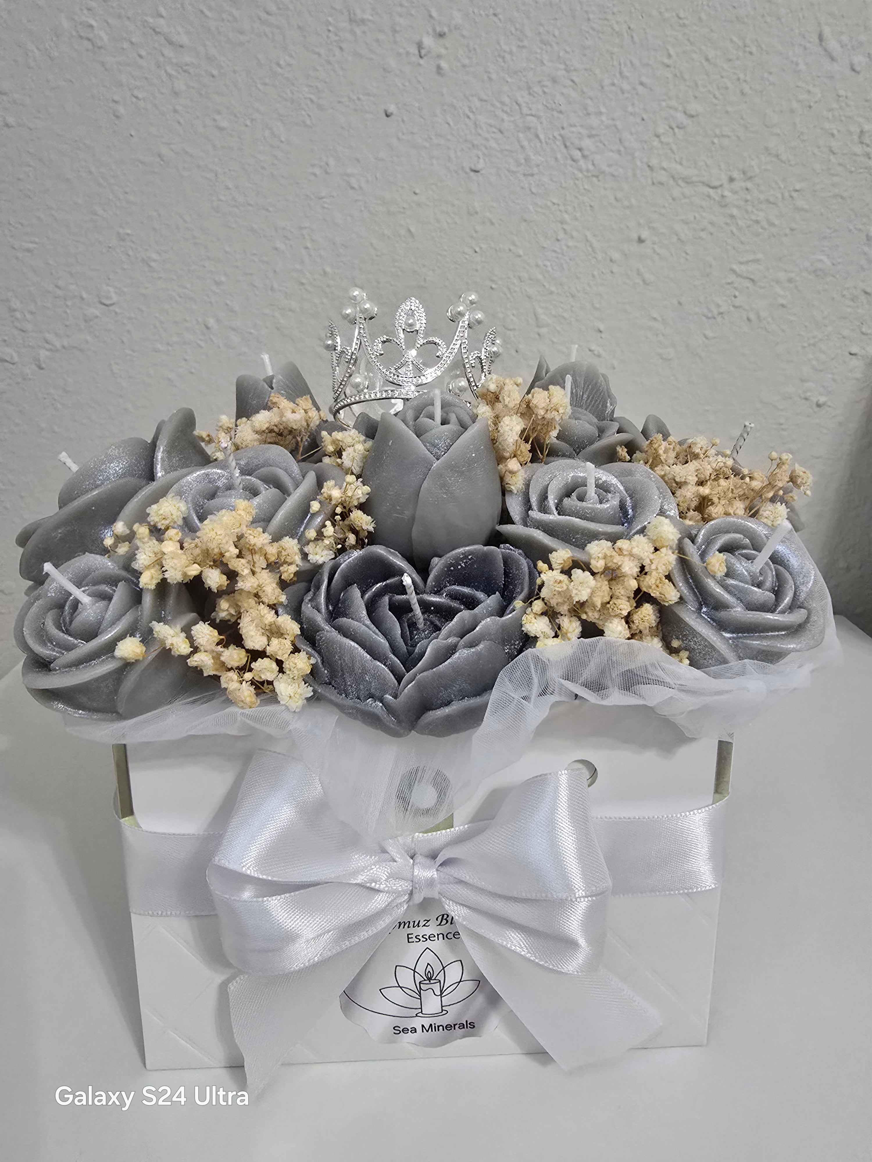 Luxurious Bright Gray Bouquet